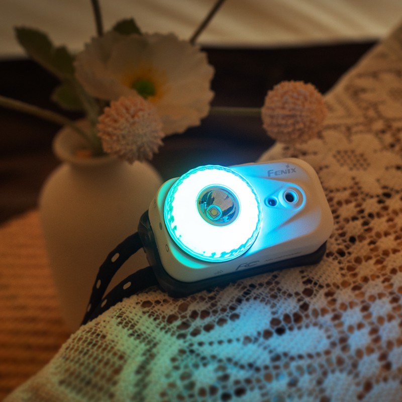 Latarka czołowa Fenix HL17R biała