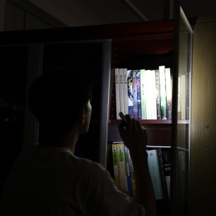 Długopis z latarką Fenix T6 niebieski