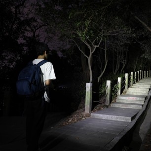 Długopis z latarką Fenix T6 czarny