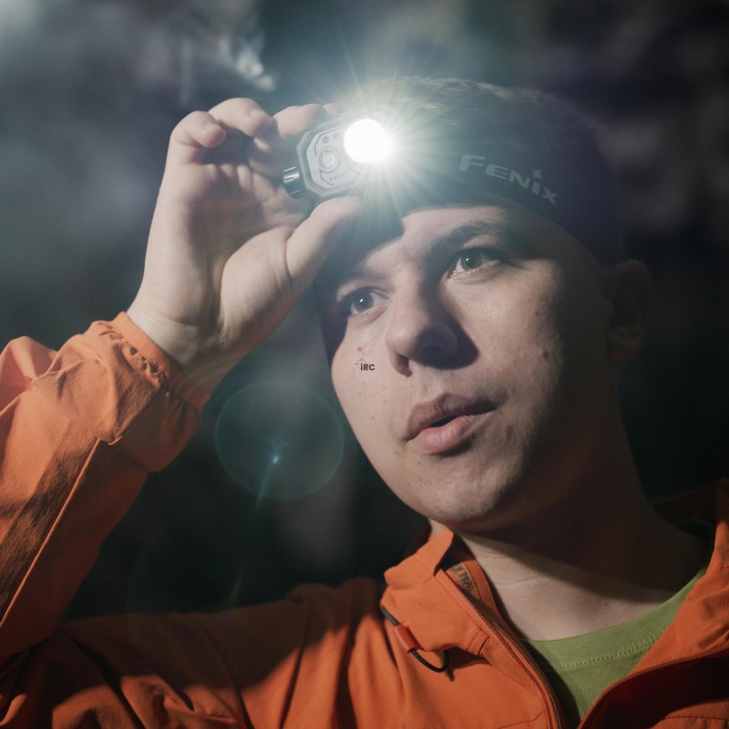 Fenix HL45R - zasilanie i wytrzymałość