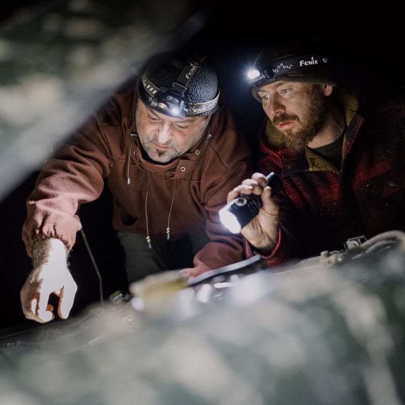 Fenix HM55R czarna - ładowanie USB-C