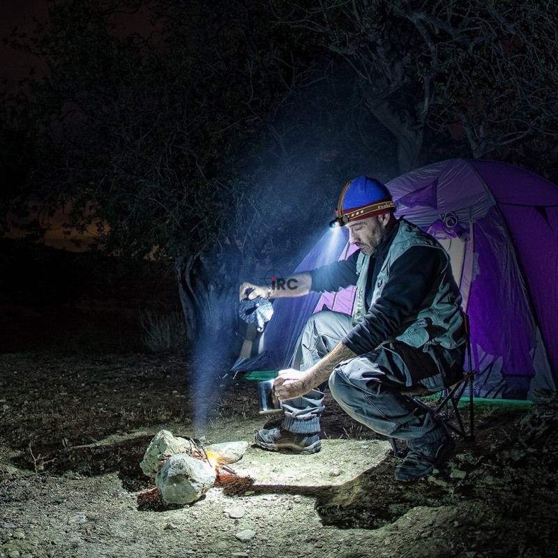 Latarka czołowa Fenix HM60R czarna