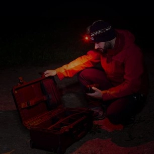 Latarka czołowa Fenix HM60R czarna