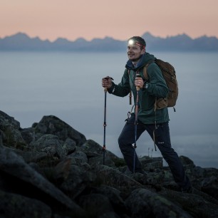 Latarka czołowa Fenix HM62-T magma