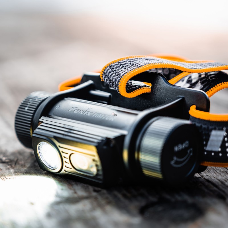 Fenix HM70R - wytrzymała metalowa konstrukcja