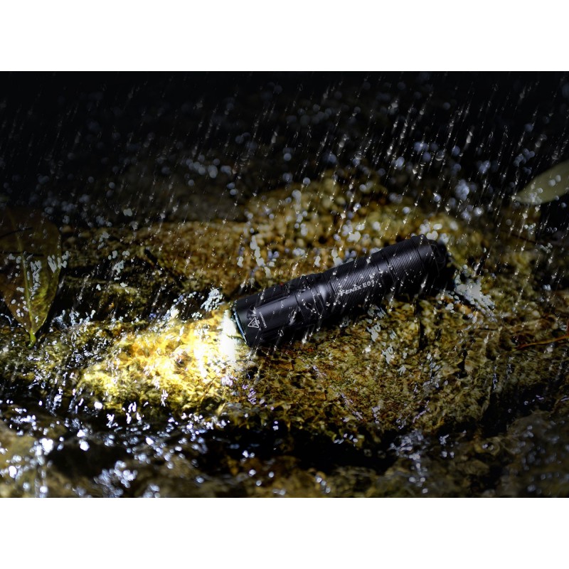 Latarka LED Fenix E01 V2.0 czarna