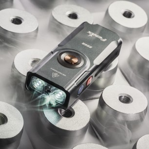 Latarka LED Fenix E06R szara