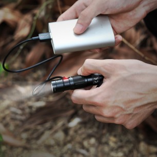 Latarka LED Fenix E09R