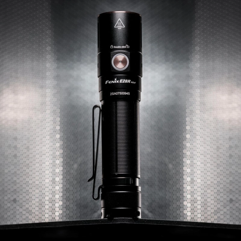 Latarka LED Fenix E28R V2.0