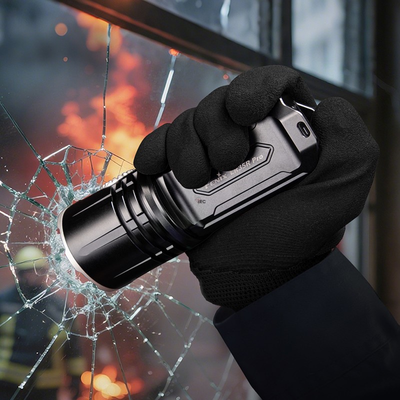 Latarka LED Fenix LR35R PRO - Zasilanie USB-C