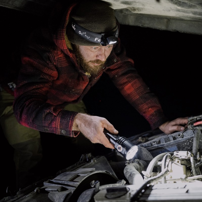 Latarka LED Fenix LR35R PRO - Moc i Zasięg