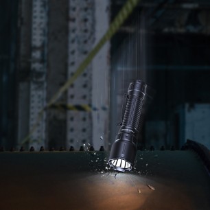 Latarka LED Fenix WF26R