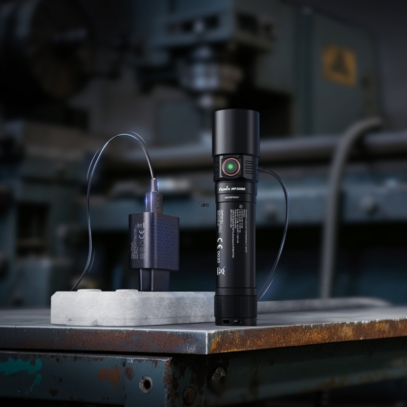 Fenix WF30RE (2025) - precyzyjne oświetlenie