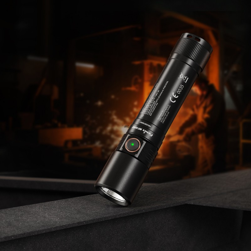 Latarka LED Fenix WF30RE (2025)