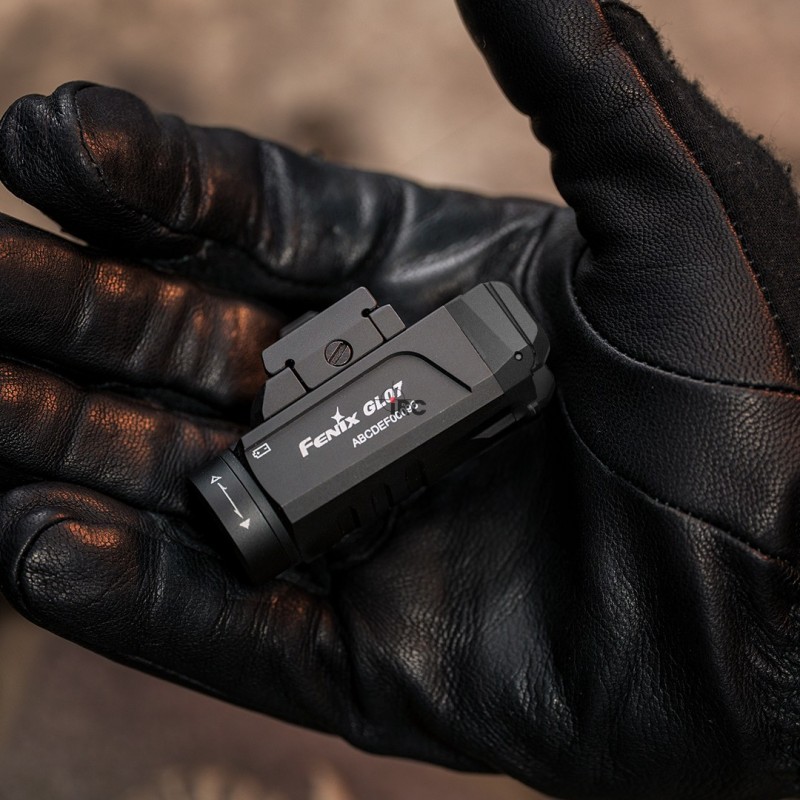 Latarka na broń Fenix GL07 - moc 700 lumenów, zasięg 240 metrów