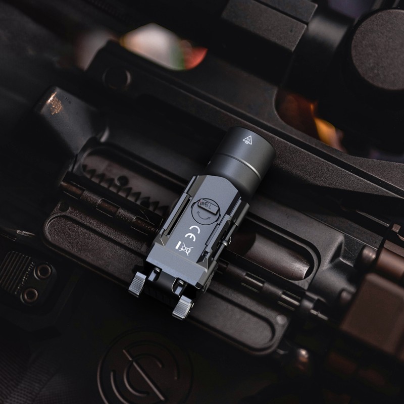 Port ładowania USB-C latarki Fenix GL19R V2.0