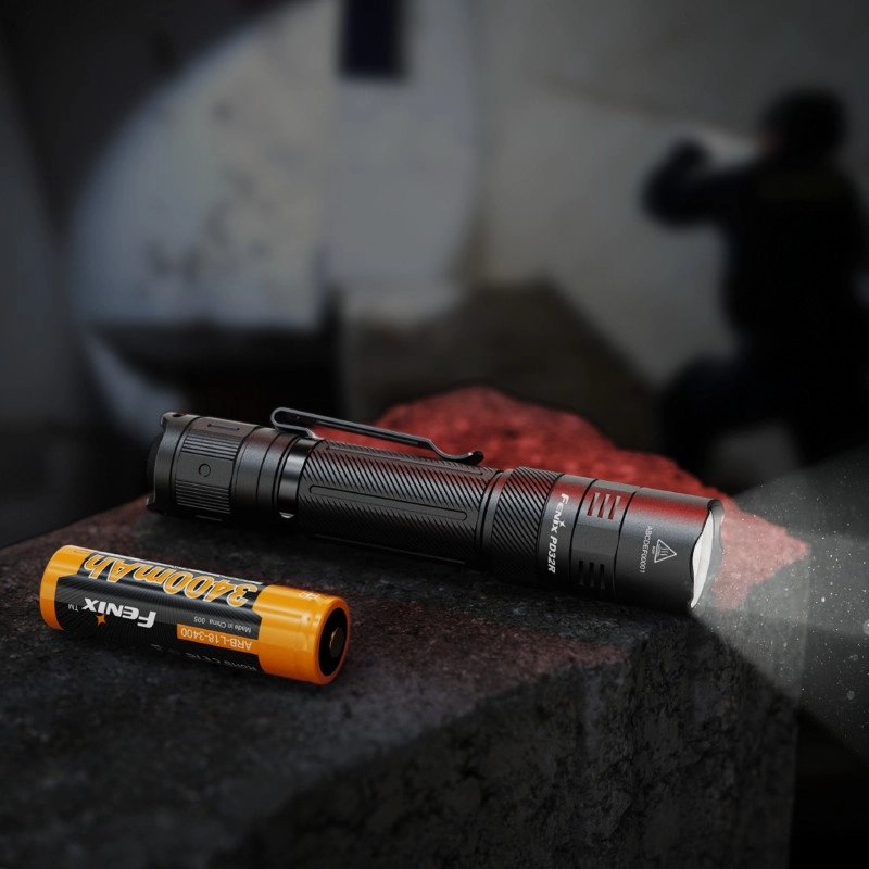 Latarka taktyczna LED Fenix PD32R