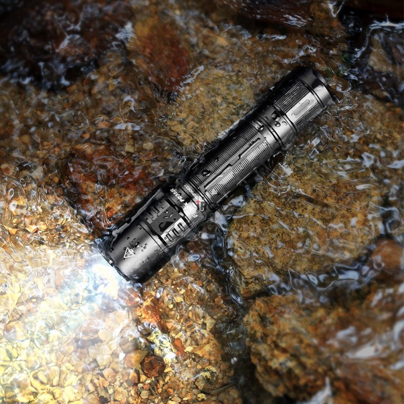 Latarka taktyczna LED Fenix PD35R