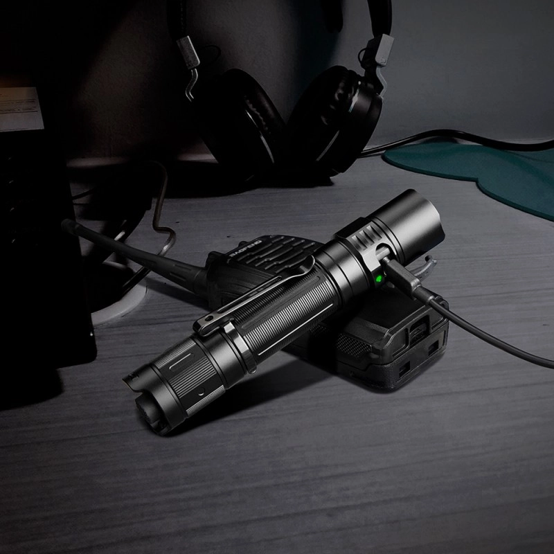 Latarka taktyczna LED Fenix PD35R