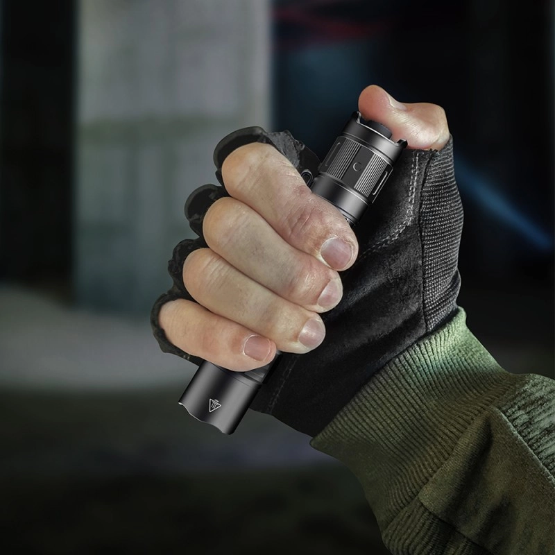 Latarka taktyczna LED Fenix PD35R