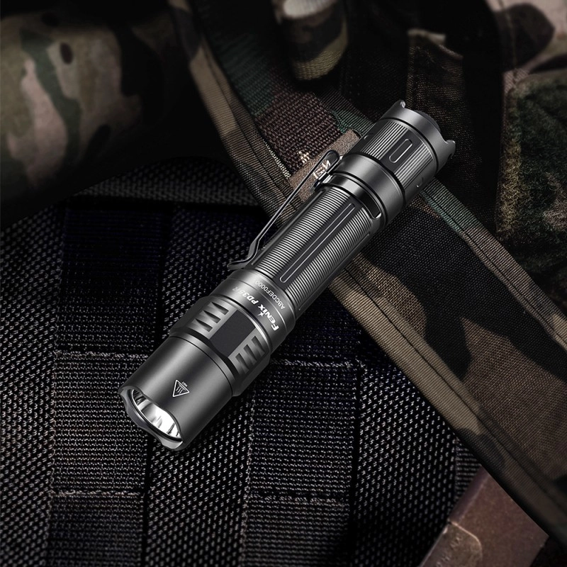 Latarka taktyczna LED Fenix PD35R