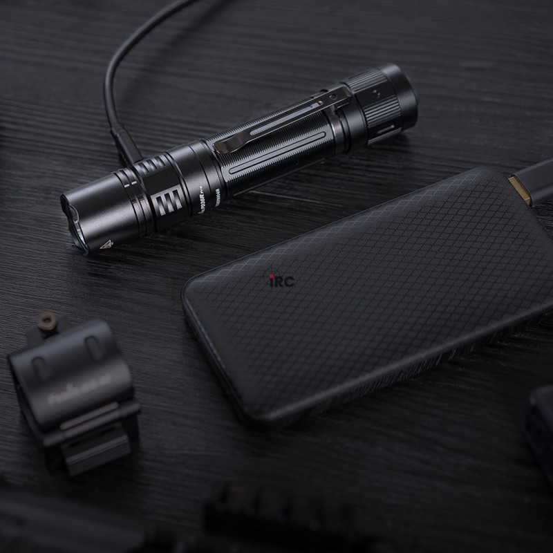 Latarka taktyczna LED Fenix PD36R Pro