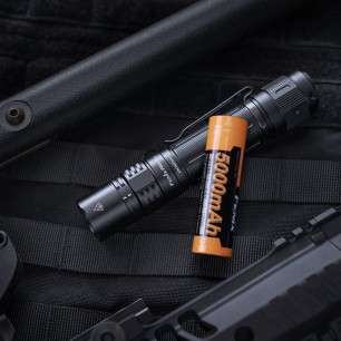 Latarka taktyczna LED Fenix PD36R Pro