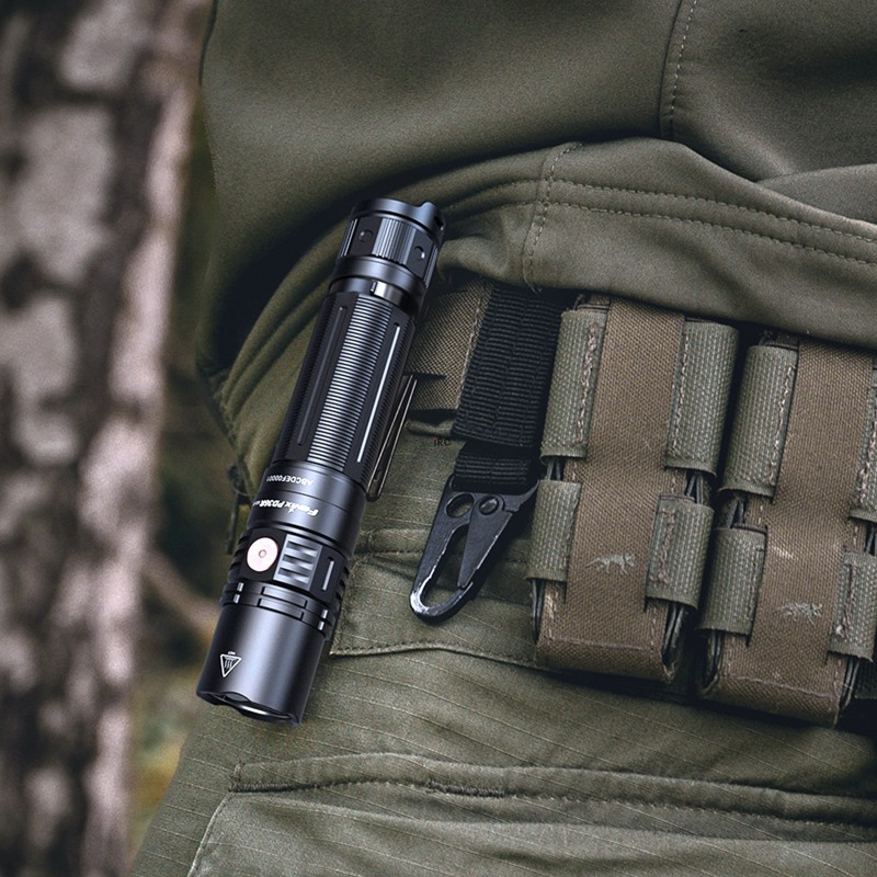 Latarka taktyczna LED Fenix PD36R V2.0