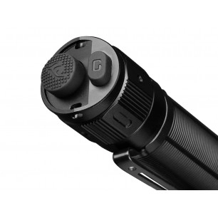 Latarka taktyczna LED Fenix TK16 V2.0 czarna