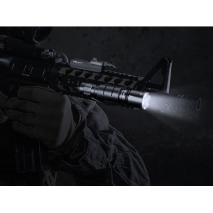 Latarka taktyczna LED Fenix TK16 V2.0 czarna