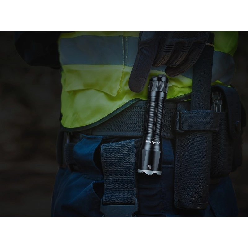 Latarka taktyczna LED Fenix TK16 V2.0 czarna