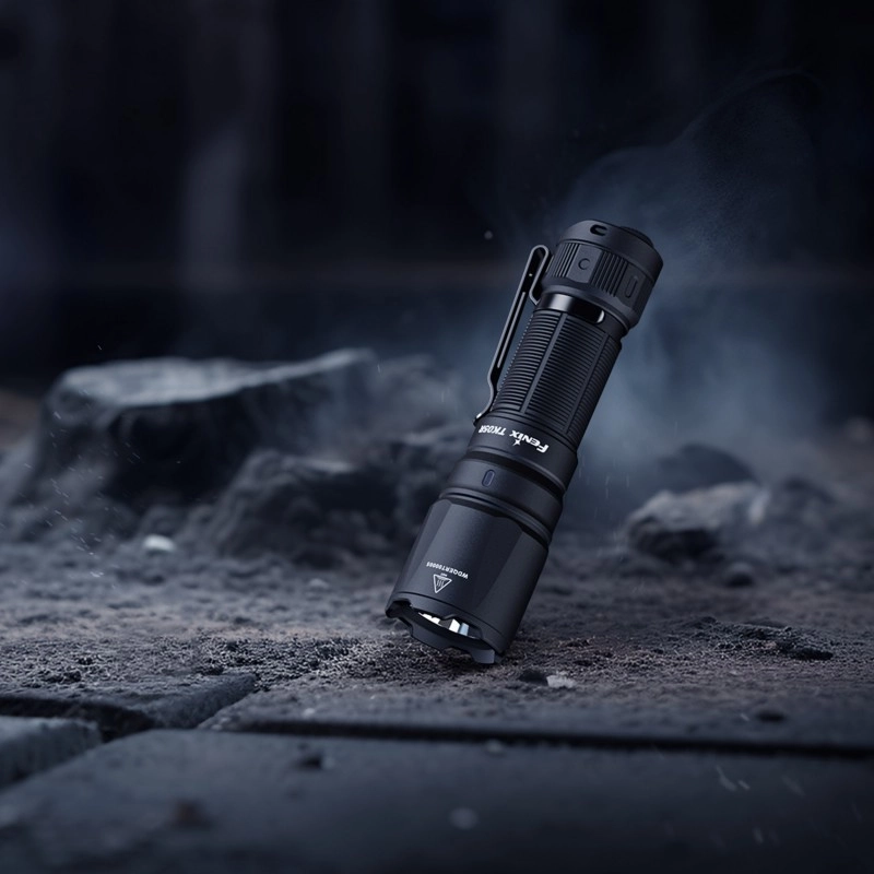 Latarka taktyczna LED TK05R