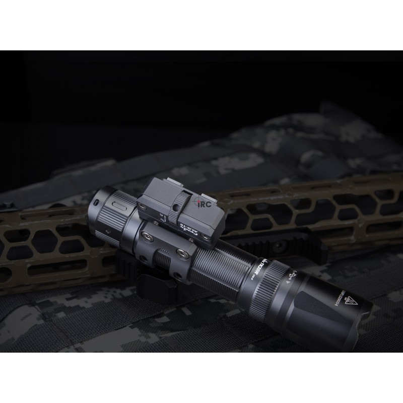 Regulowana obejma montażu Fenix ALG-16 z gumowymi wkładkami